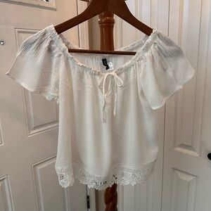 H&M White Off-Shoulder Boho Blouse with Lace Trim